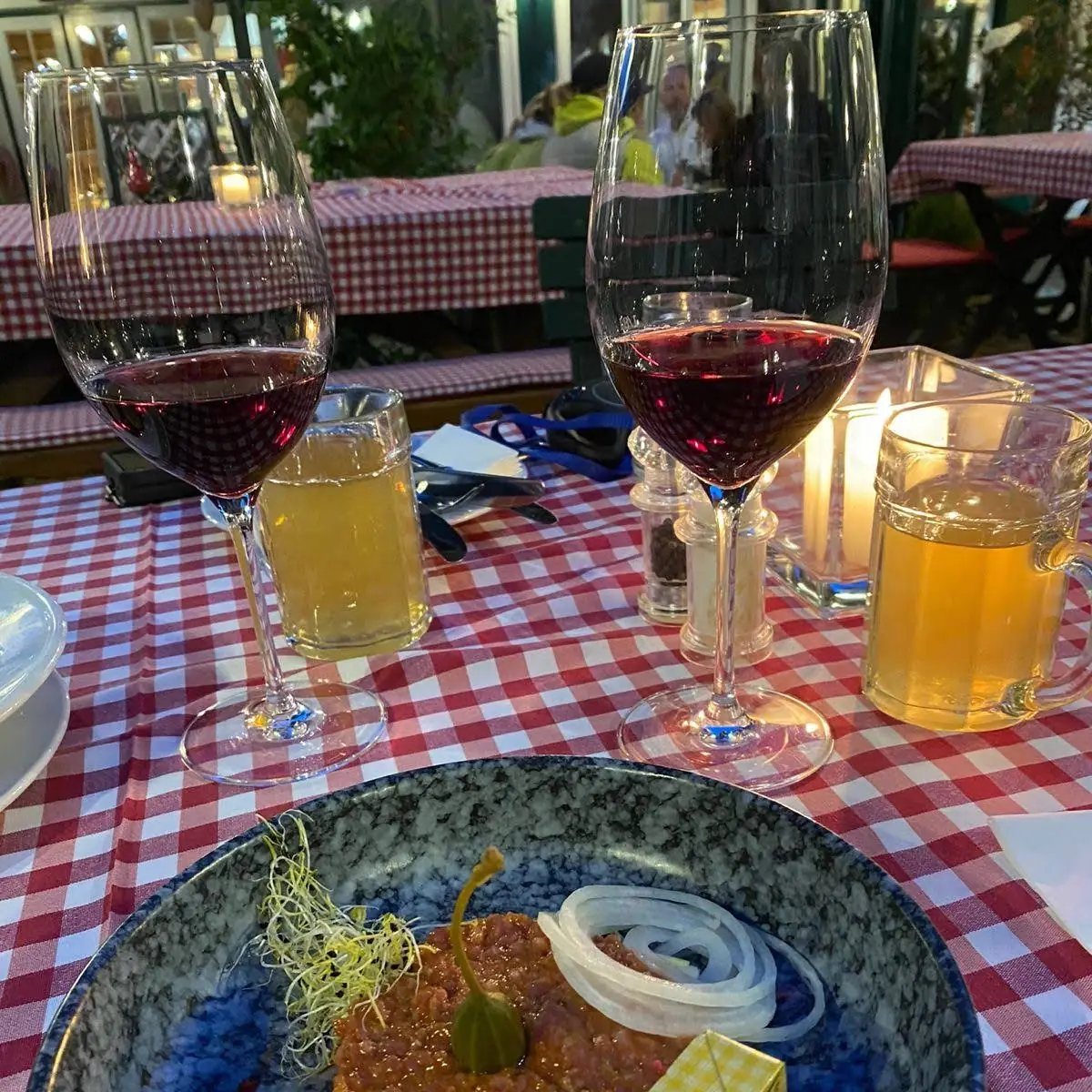 Beef Tartare Mit Baguette