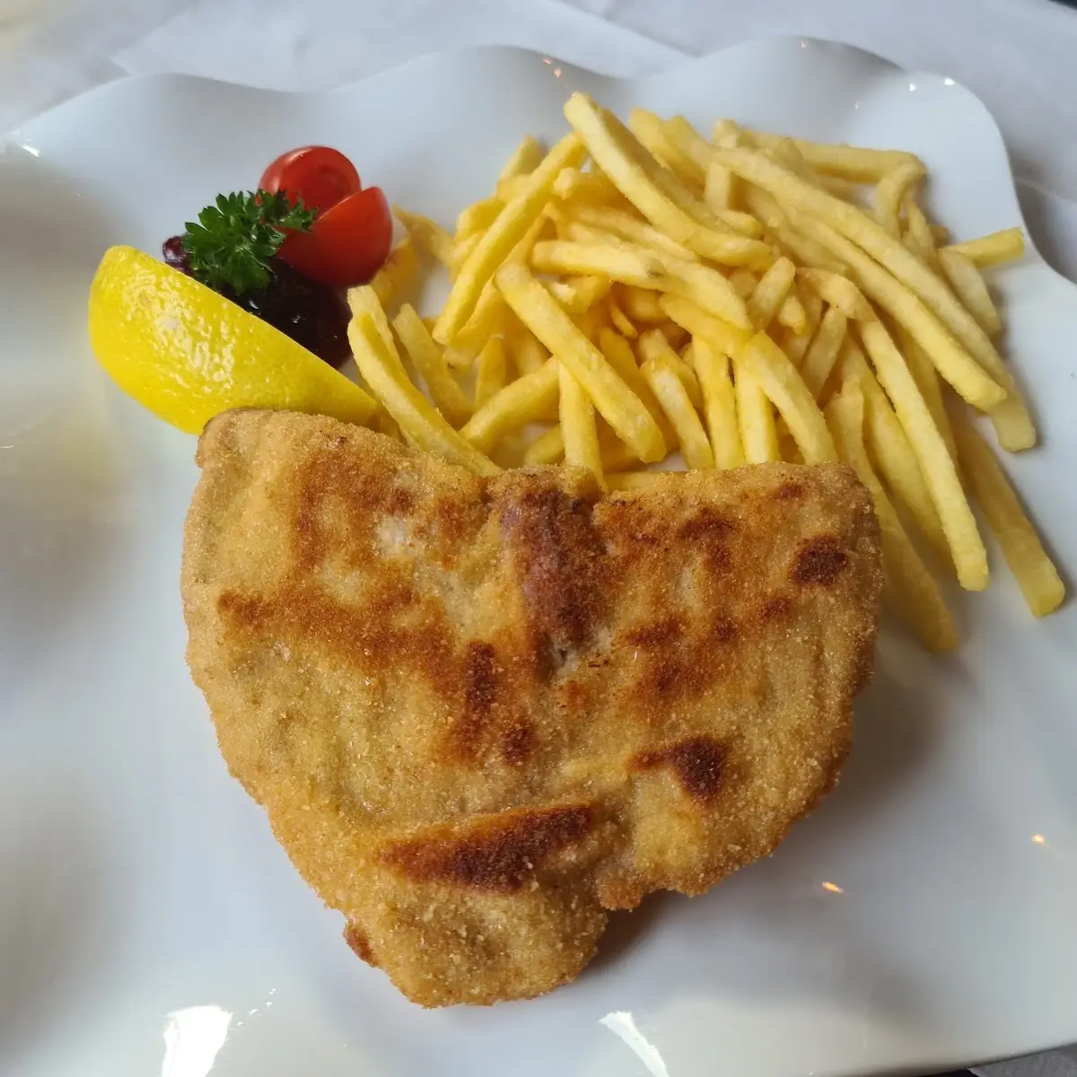 Kalbsgulasch Mit Spätzle Und Cordon Bleu