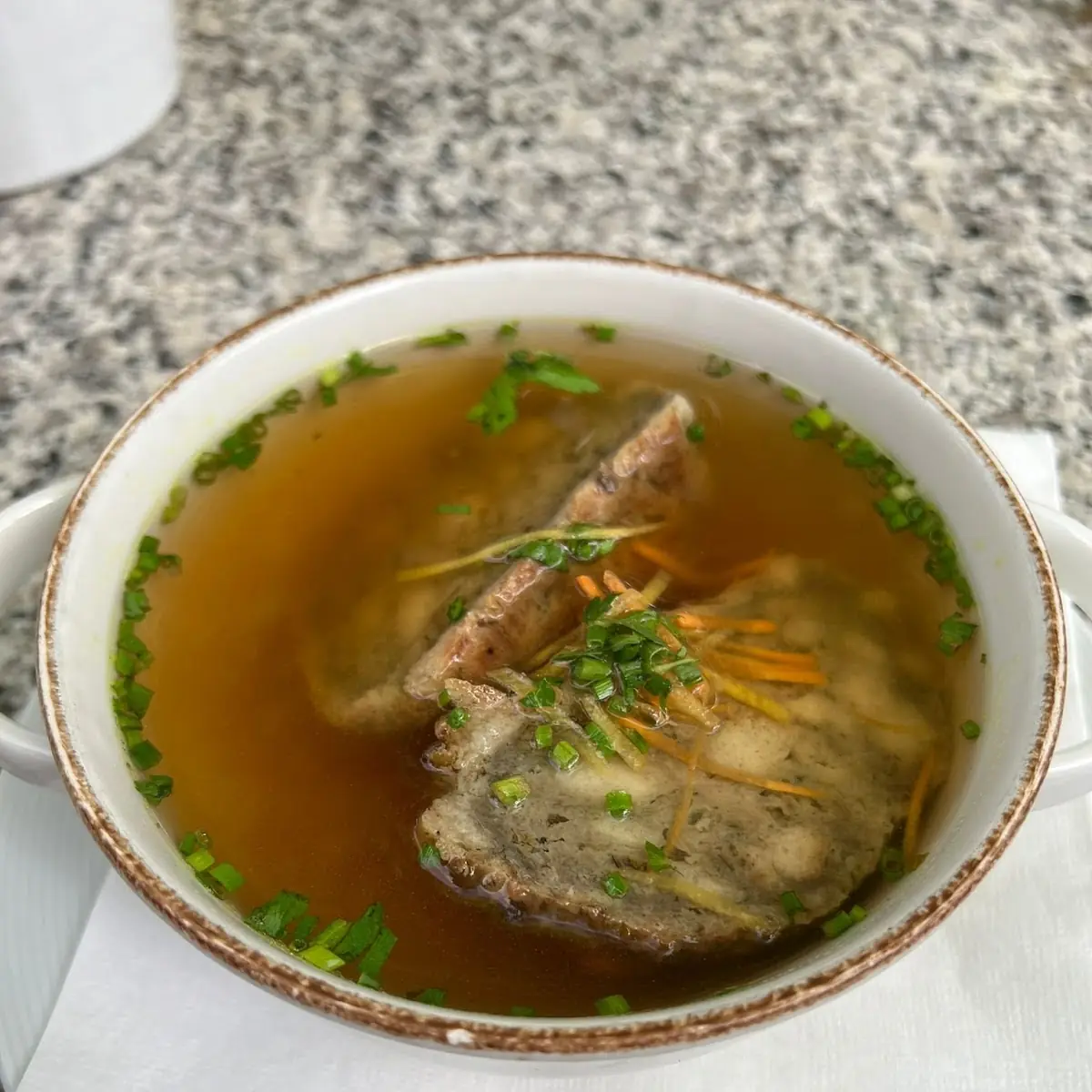Leberknödelsuppe