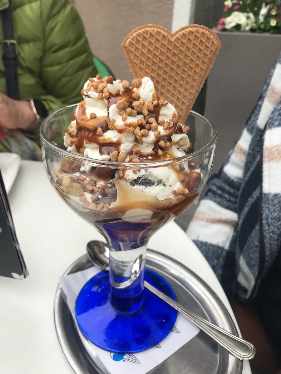 After Eight Becher
