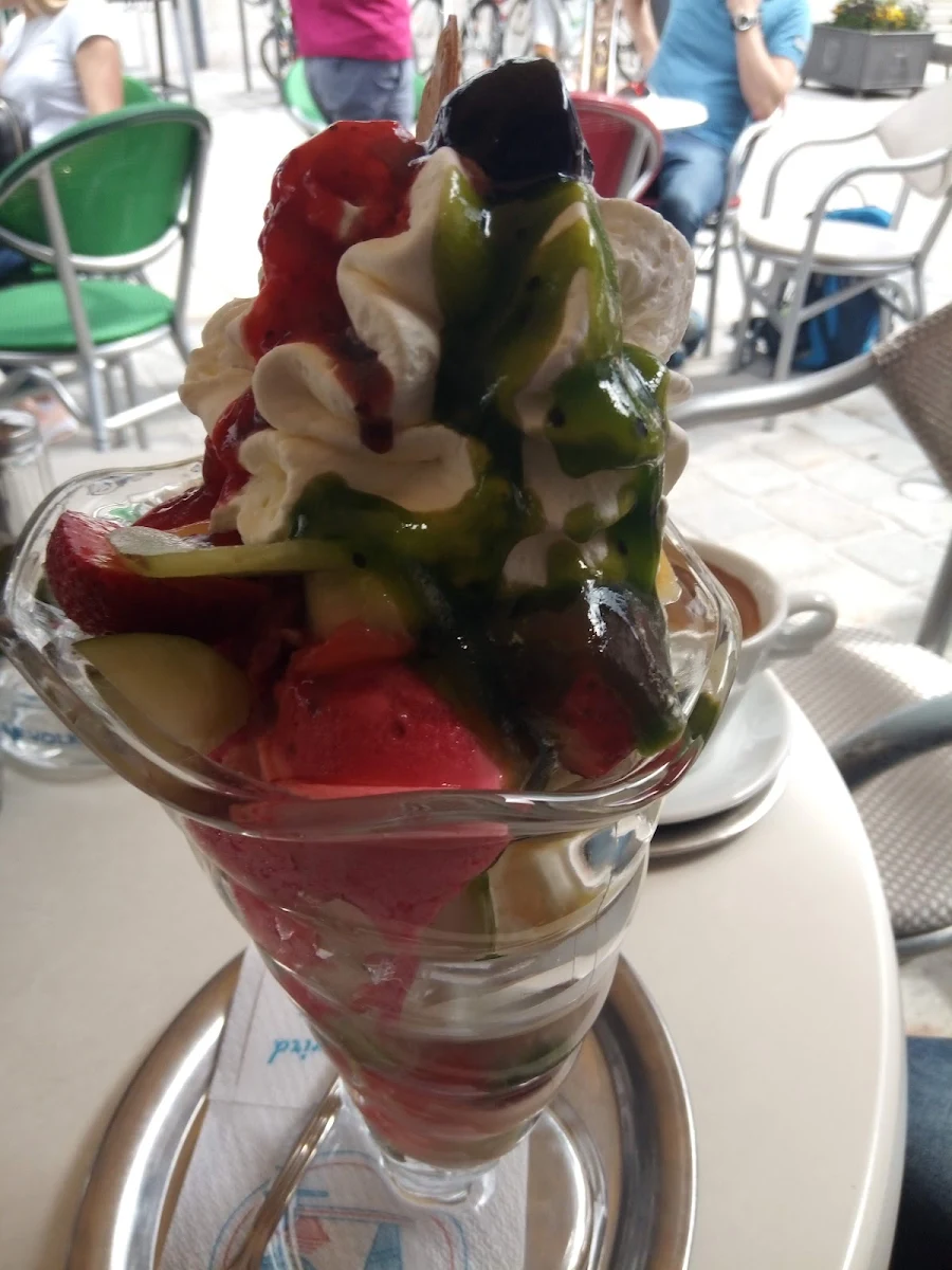 Früchte Becher
