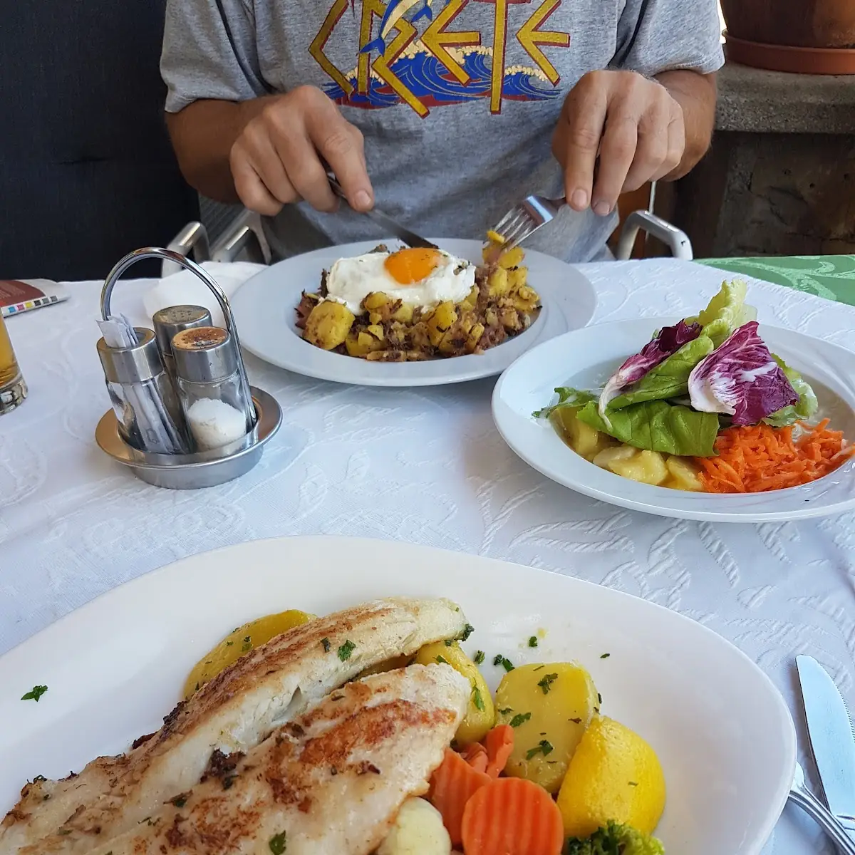 Zander Natur Mit Gemüse U Erdäpfel