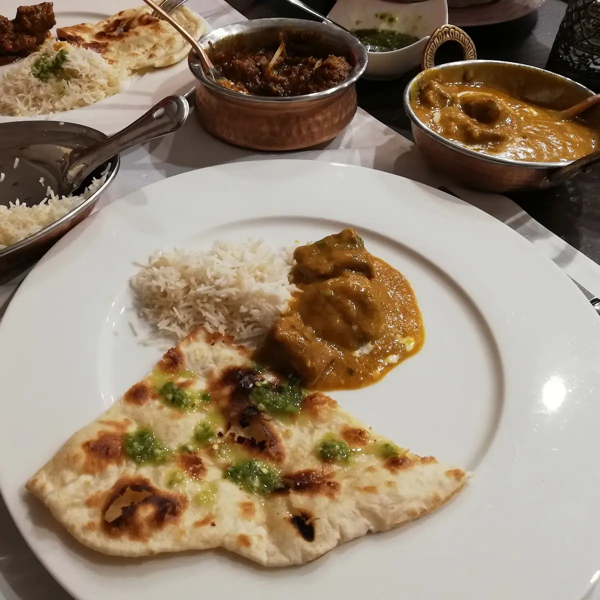 Mango Lamm Mit Naan Brot Und Reis
