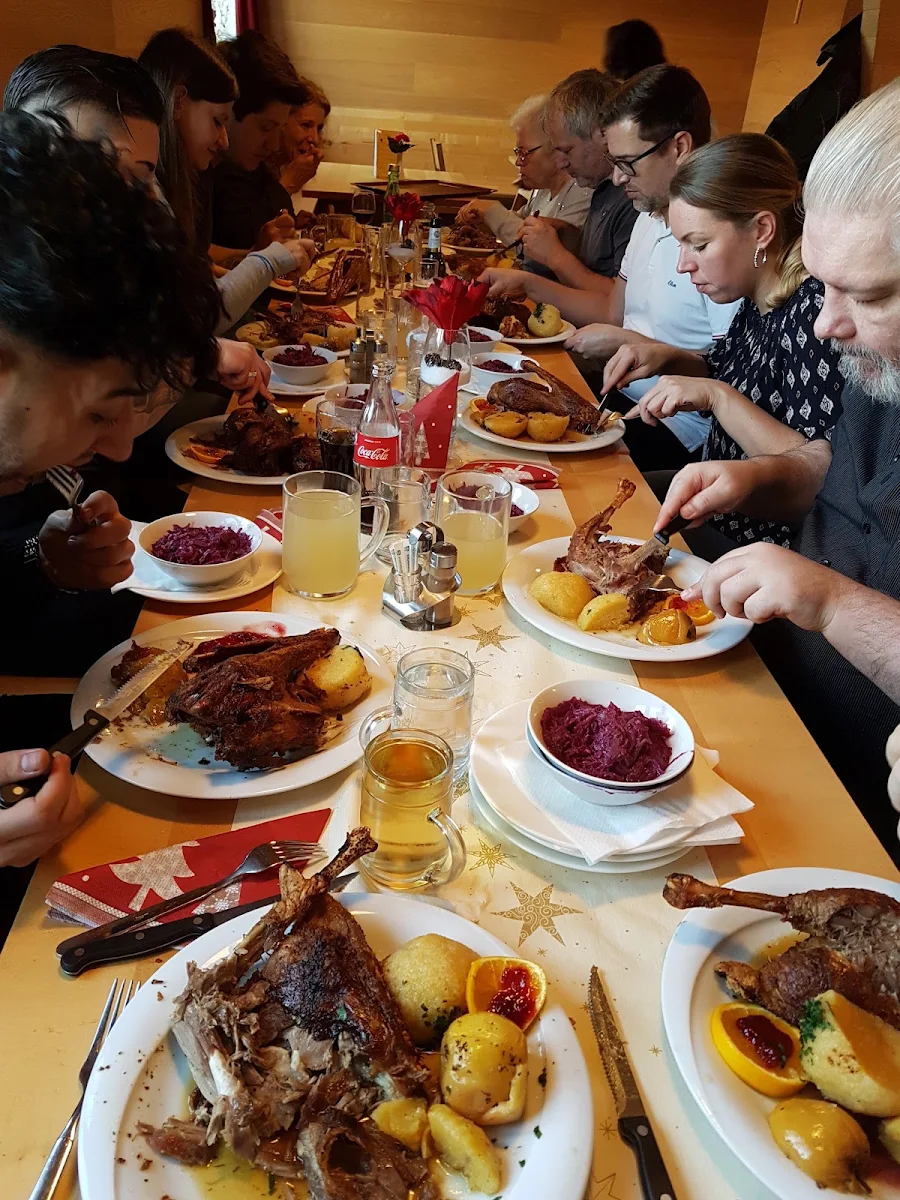 Gansl Mit Rotkraut