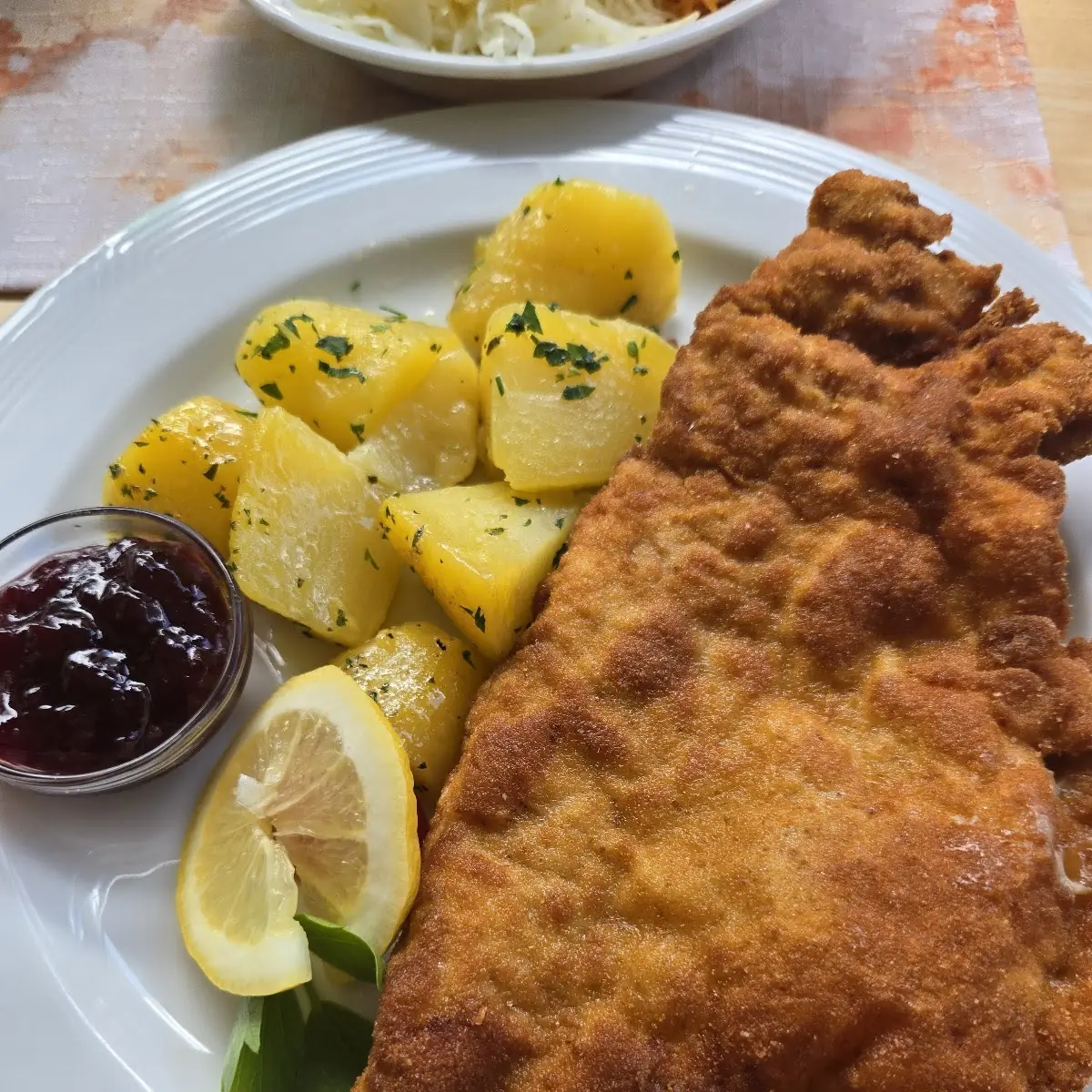 Gratiniertes Schweinefilet Im Pfandl Serviert Auf