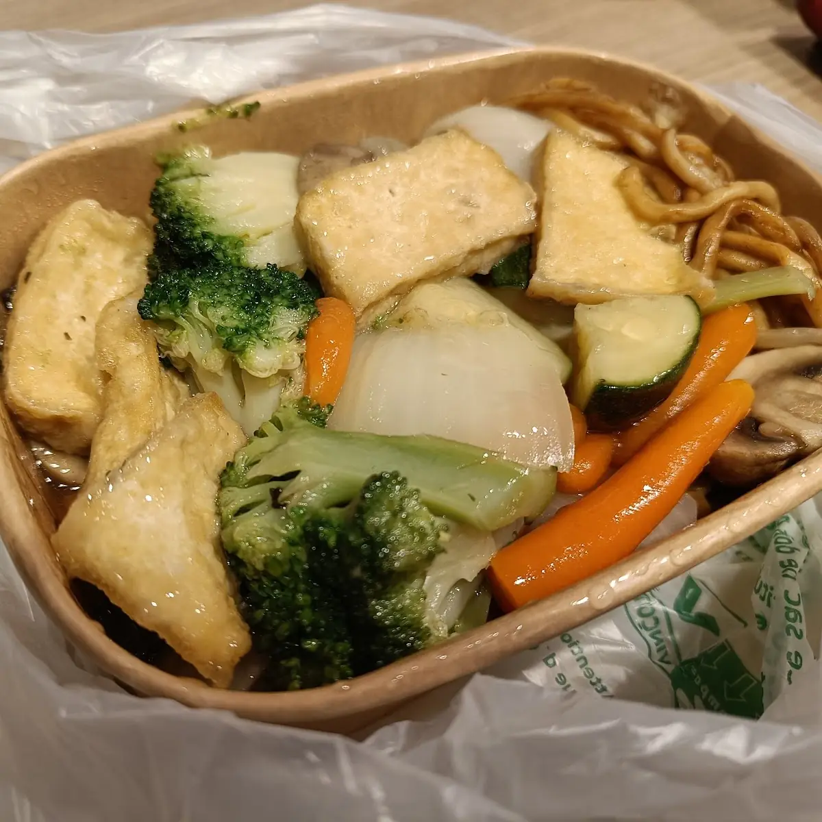 Nudeln Mit Tofu Und Gemüse