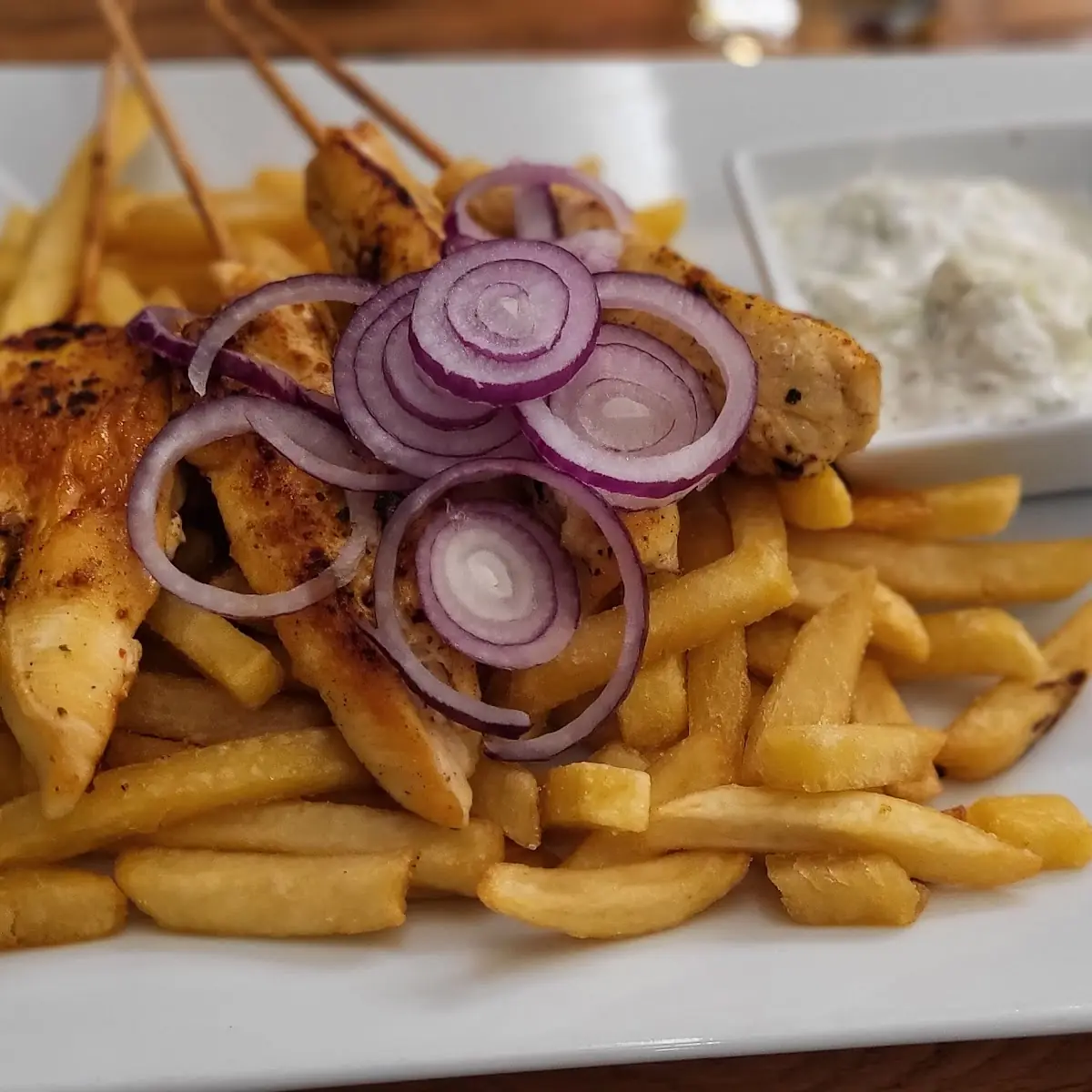 Mit Pommes Und Tzatziki