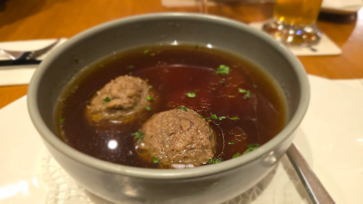 Leberknödelsuppe