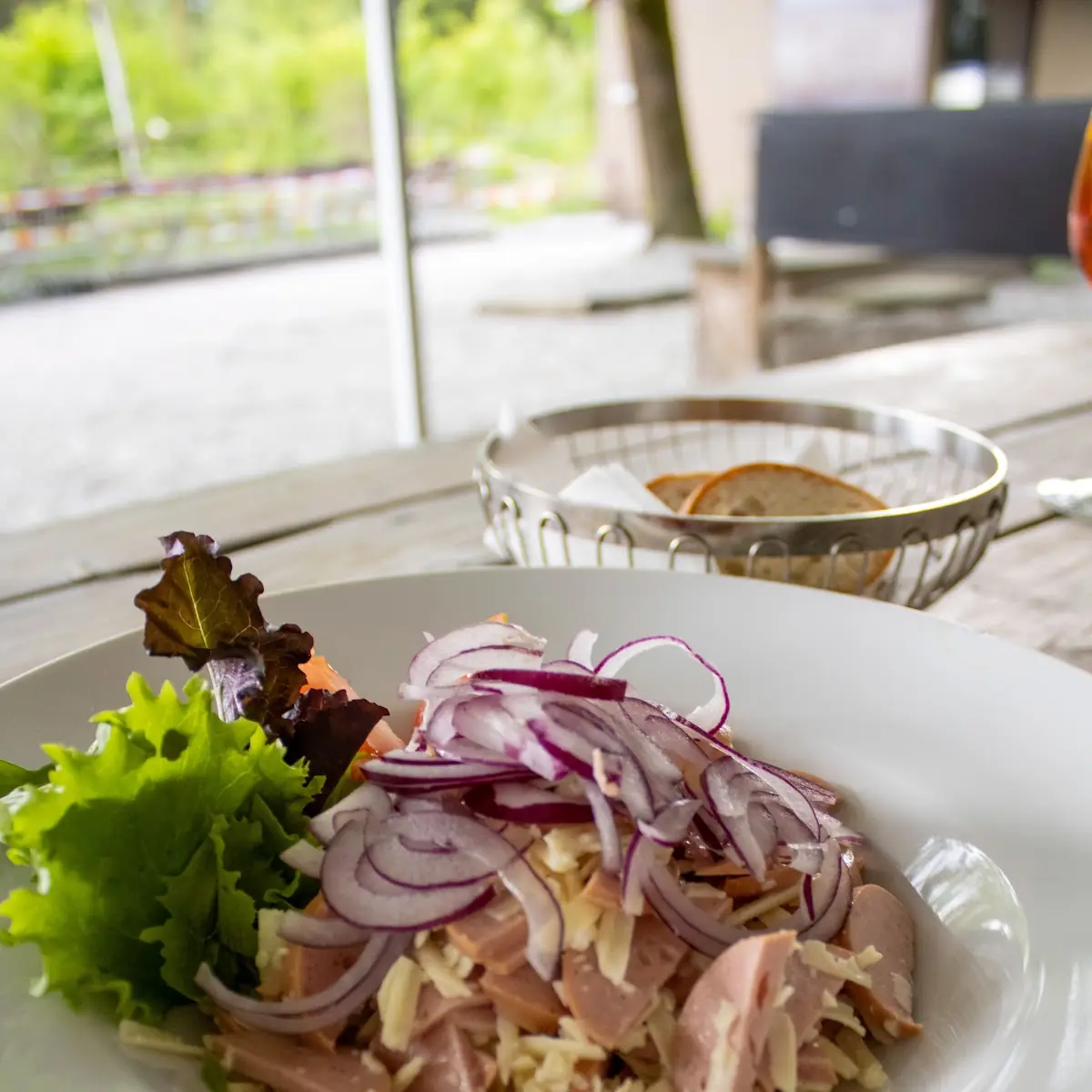 Wurstsalat Mit Brot