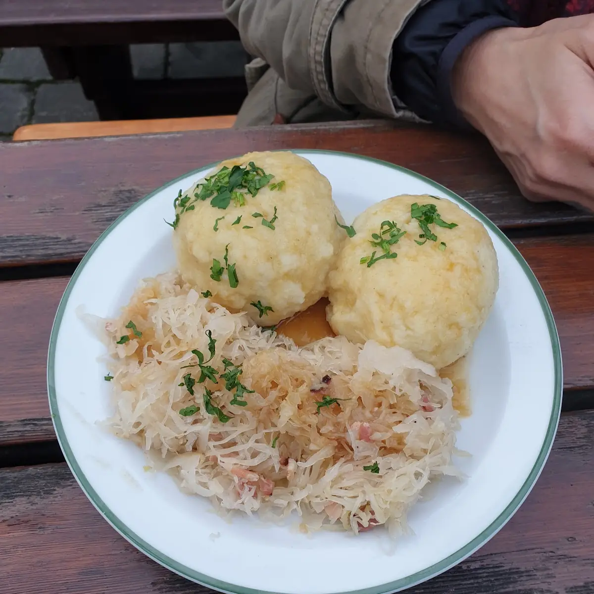 Grammelknödeln Mit Sauerkraut