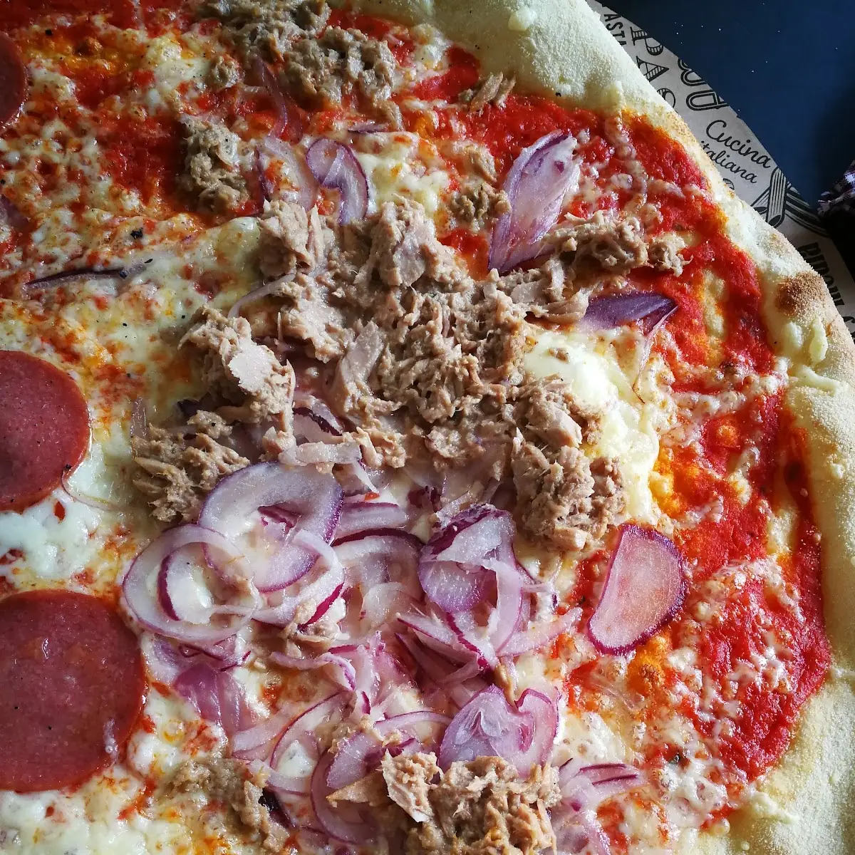 Pizza Tonno