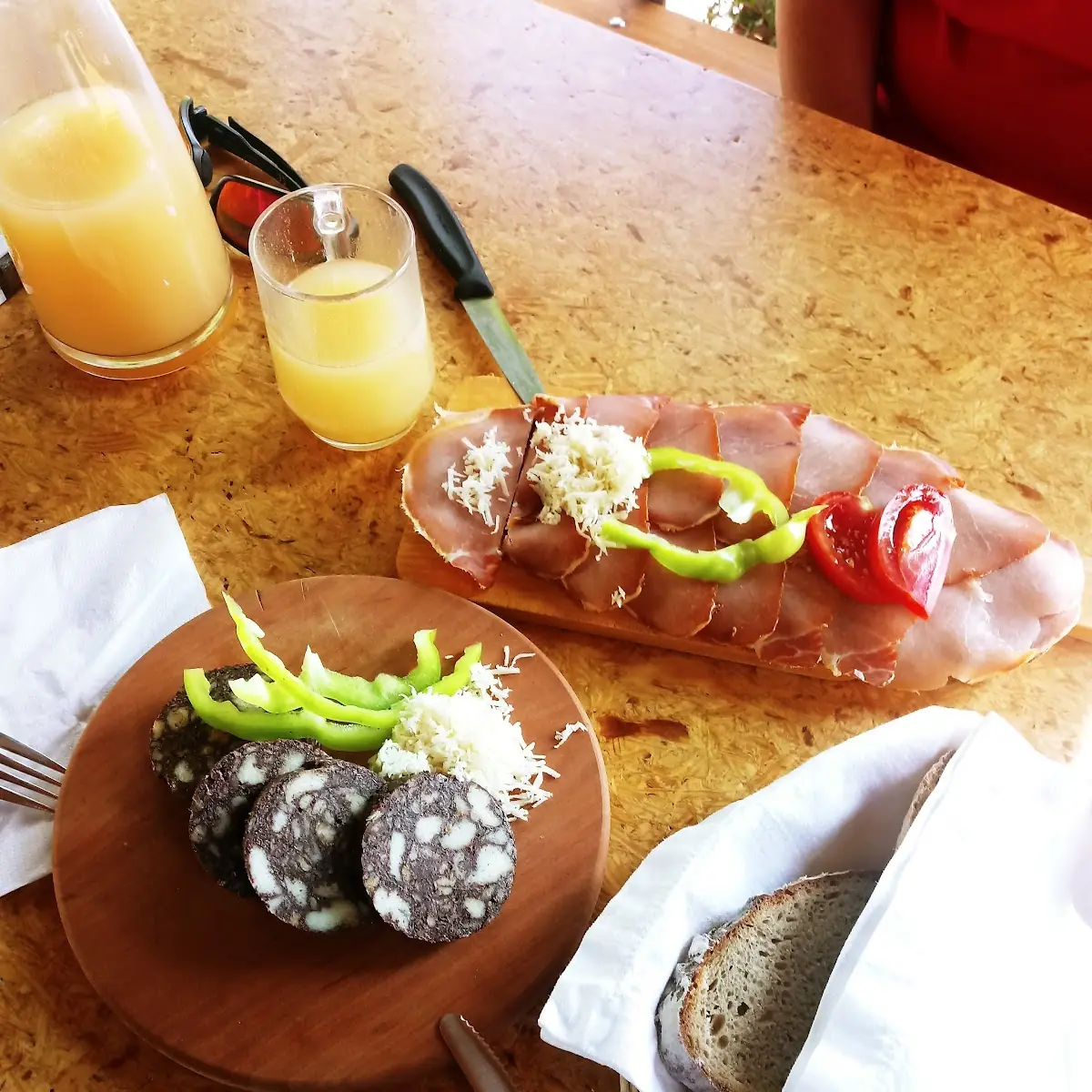 Blutwurst Und Eine Bretteljause