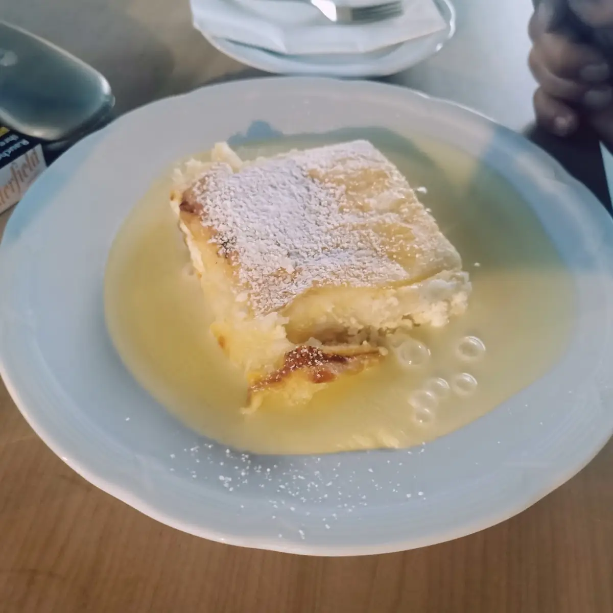 Topfenstrudel Mit Vanillesauce