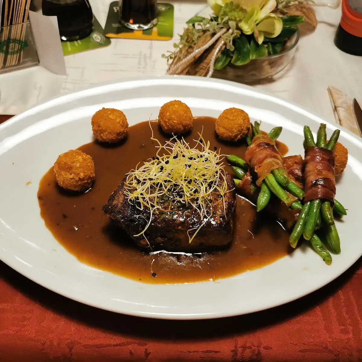 Rind Steak Mit Speckbohnen