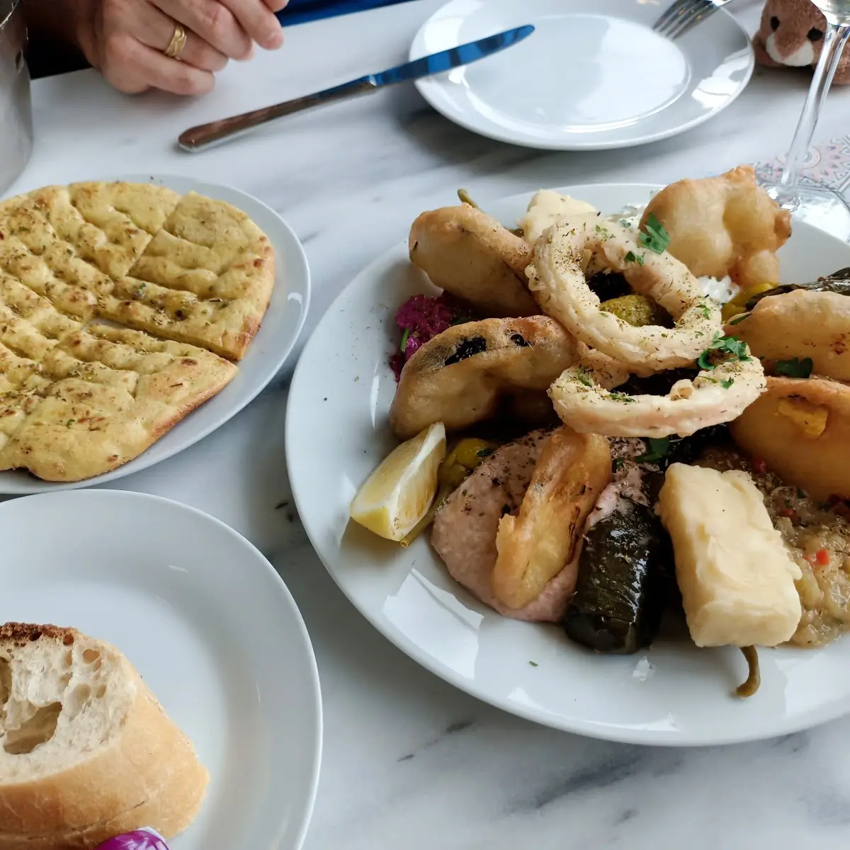 Große Vorspeisenplatte Mit Pita