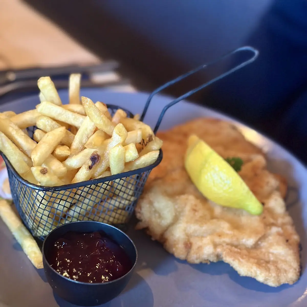 Schnitzel Mit Pommes