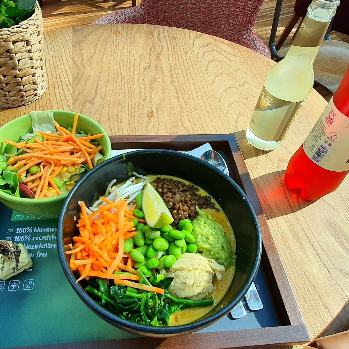 Vegan Gado-gado Mit Side Salad Und Dark Chocolate Tartufo