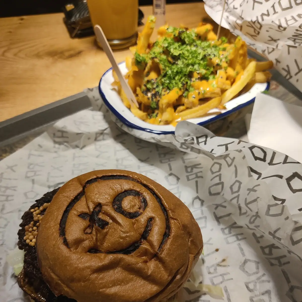 XO Smash Burger Mit Pommes