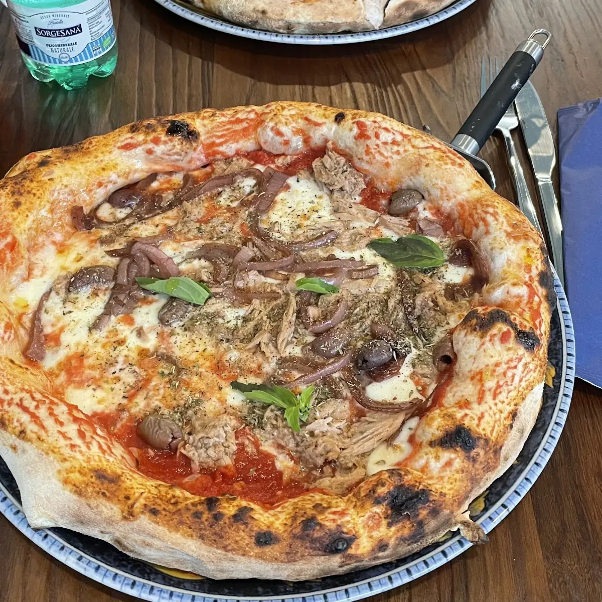 Tropea - Thunfisch Pizza
