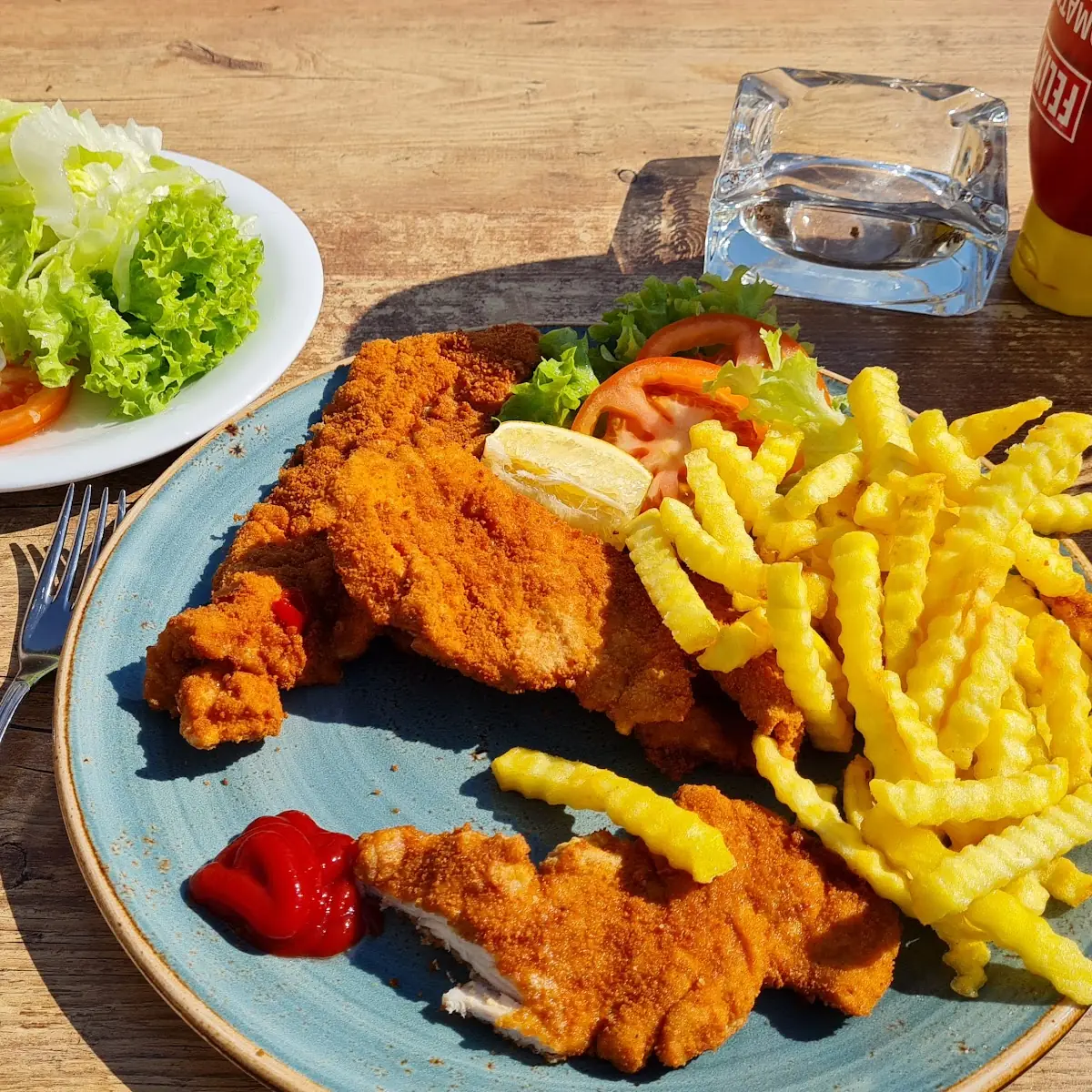 Schnitzel Mit Pommes Frites