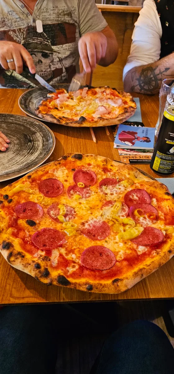 Salami Pizza