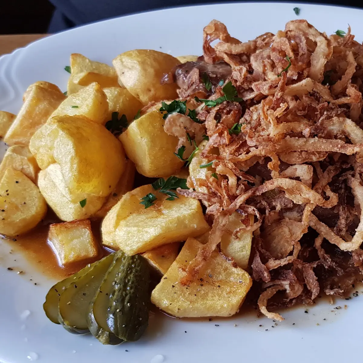 Zwiebelrostbraten Mit Bratkartoffel