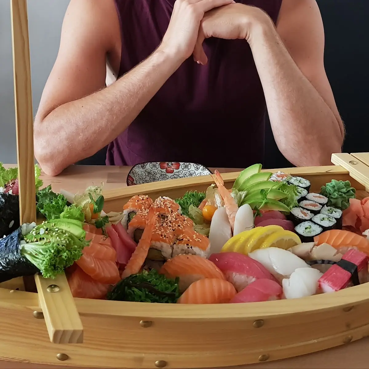 Sushi Sashimi Maki Schiff Groß