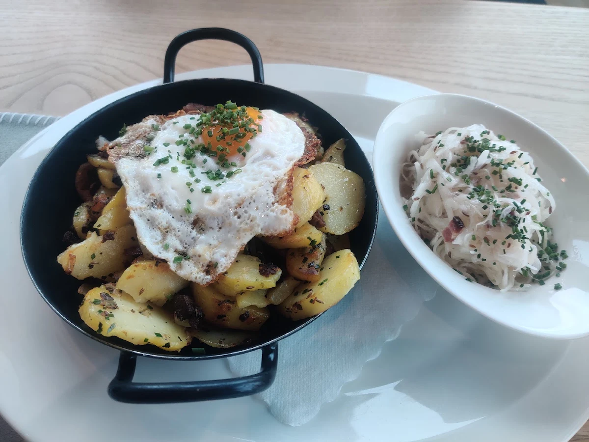 Gröstel Mit Krautsalat
