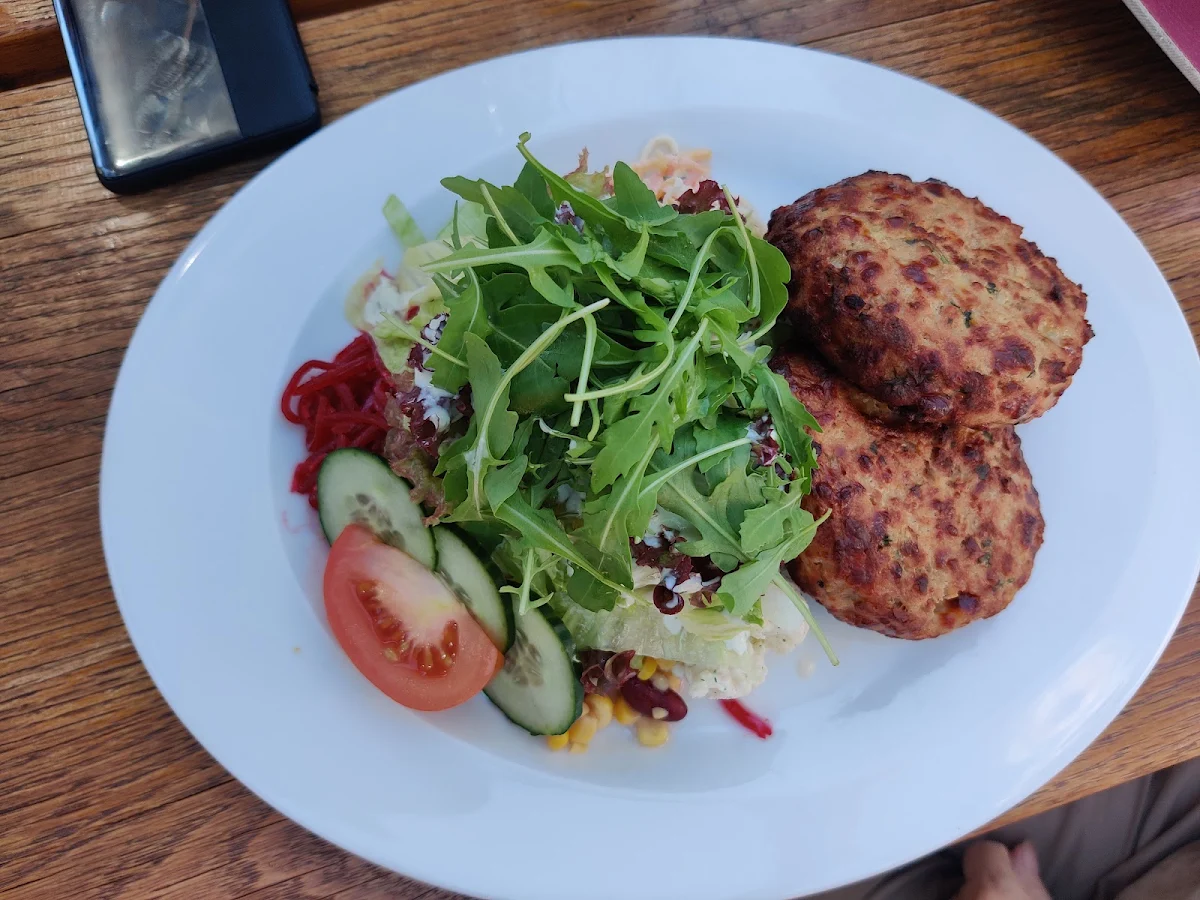 Kaspressknödel Mit Salat