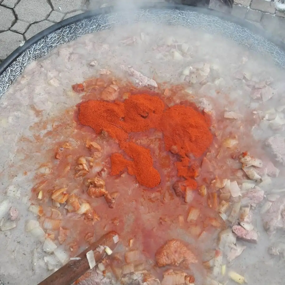 Da Paprika Is Scho Dabei Auf Des Gulasch Freu I Mi