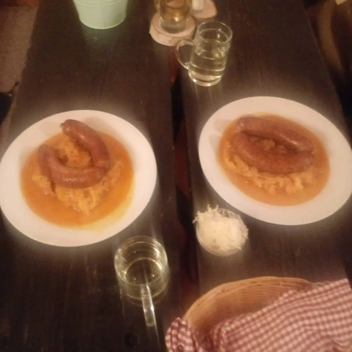 Hauswürstel Mit Spritzwein