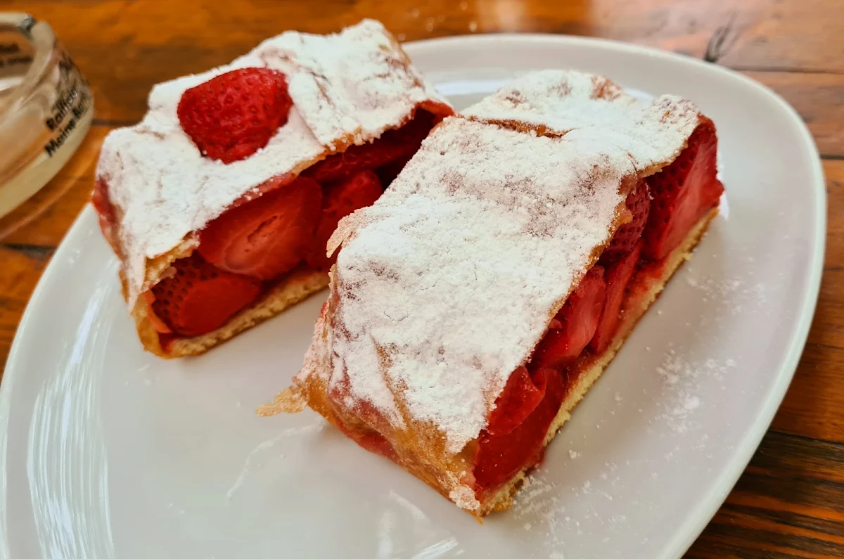 Erdbeer-strudel