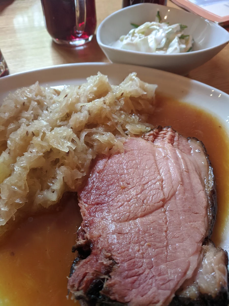 Geselchtes Mit Sauerkraut