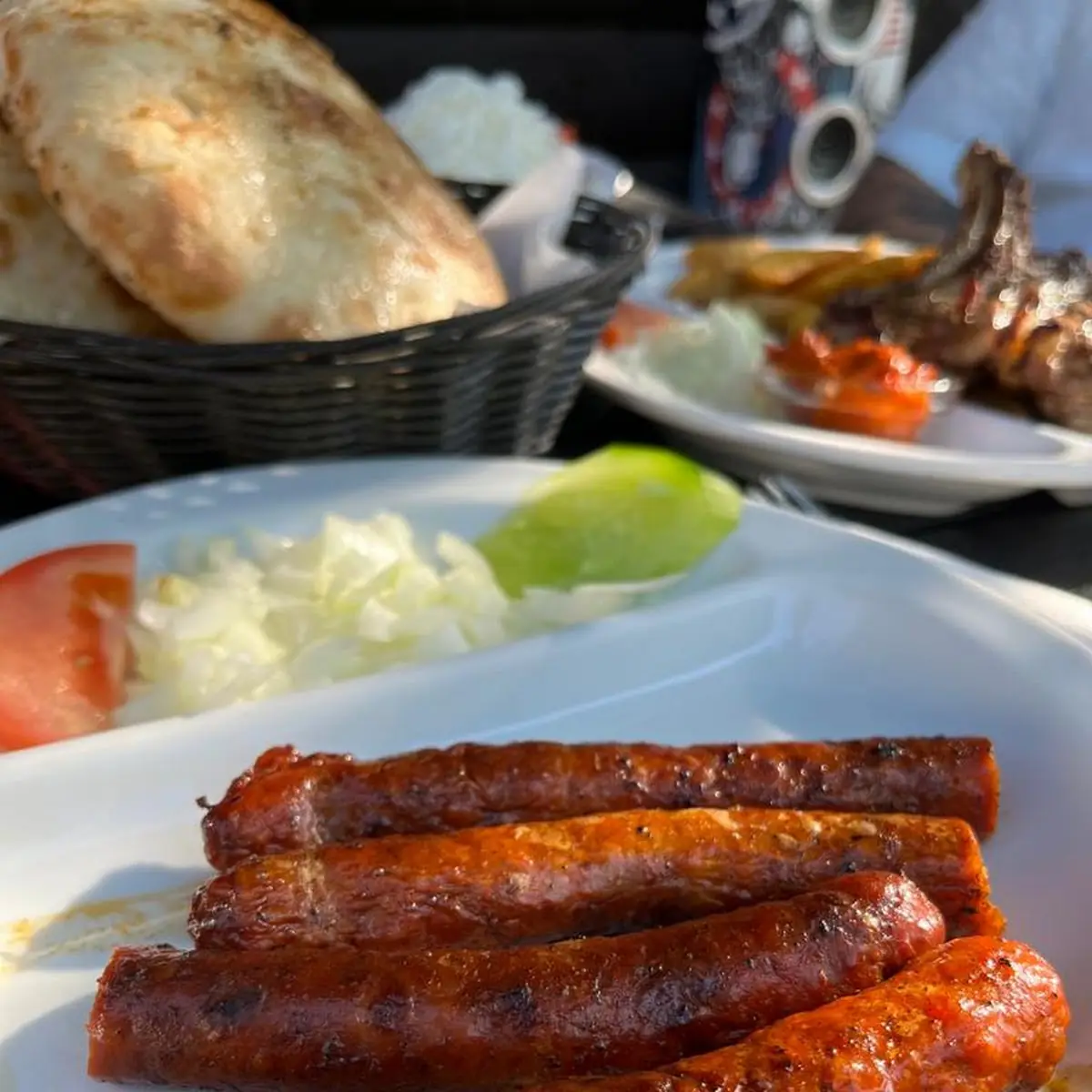 Kalb Cevapi Mit Brot