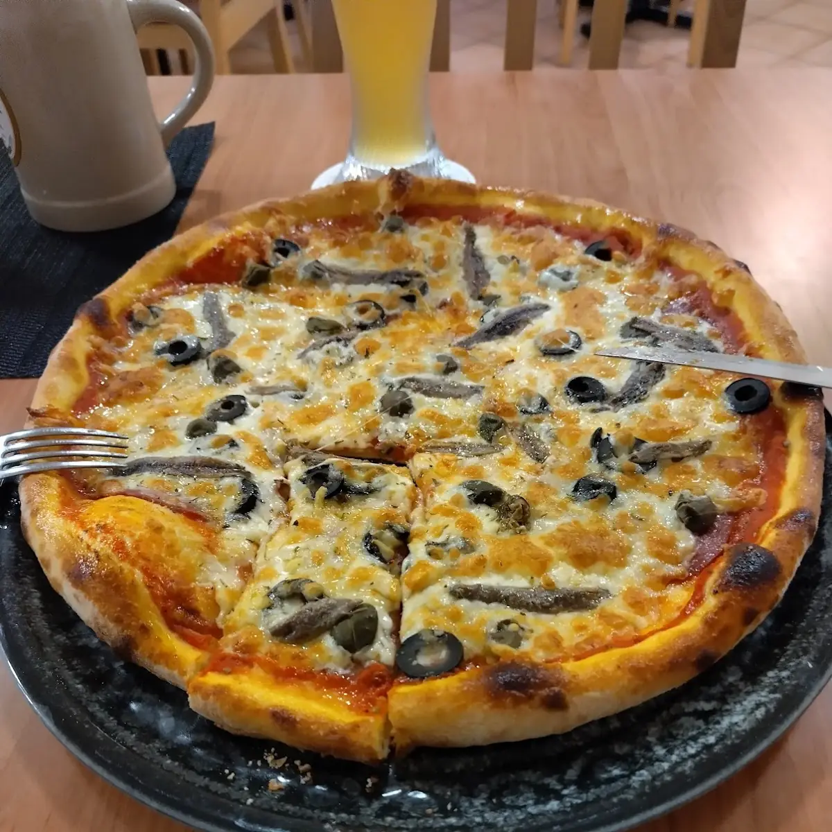 Pizza Vesuvio Mit Salami