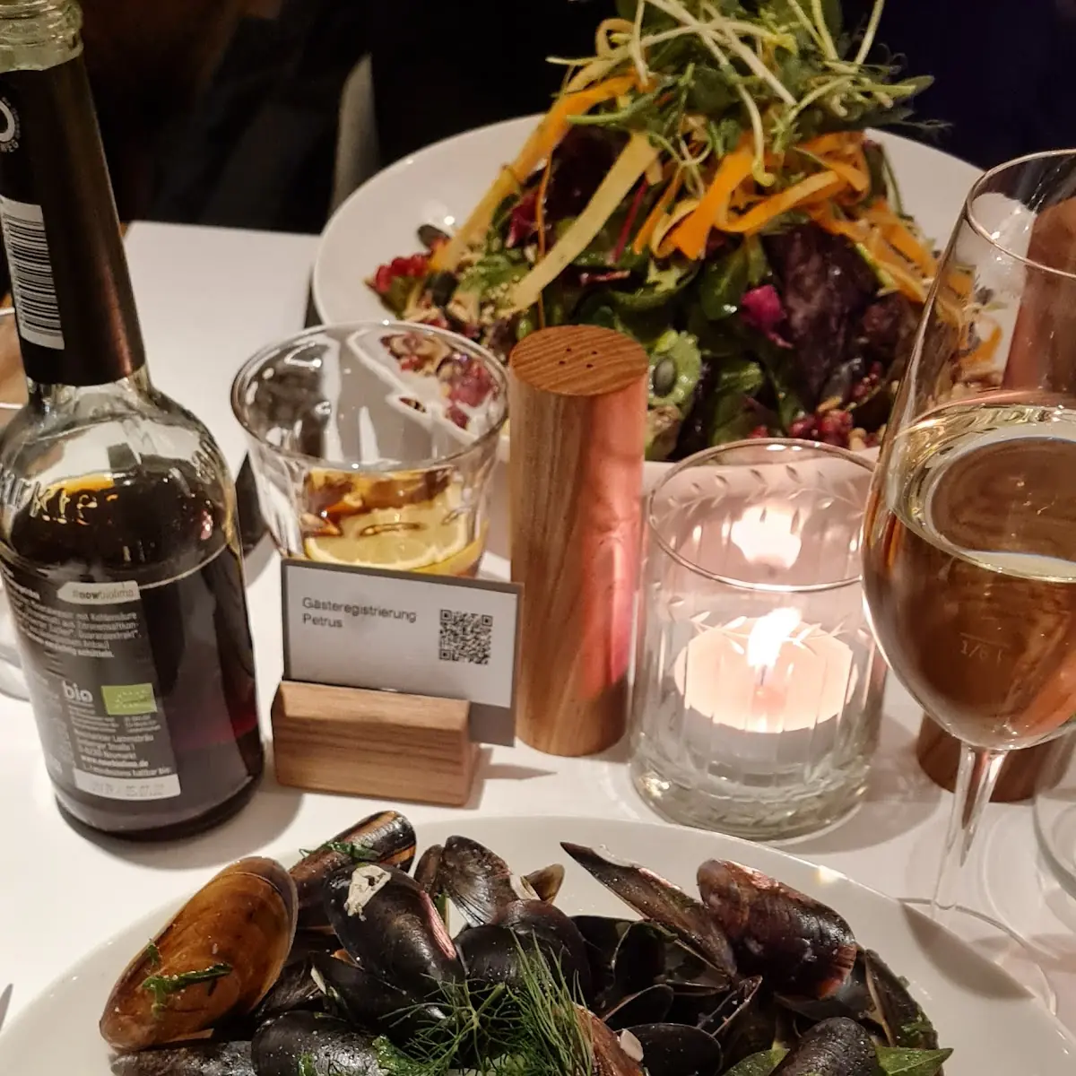 Moules Vin Blanc Mit Handgemachten Pommes Frites Nach Belgischer Art