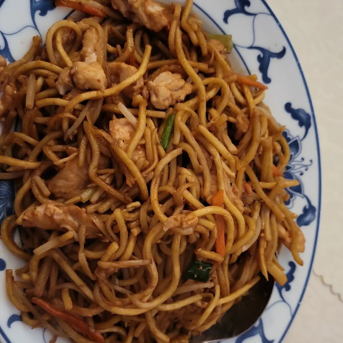 Gebratene Nudeln Mit Huhn
