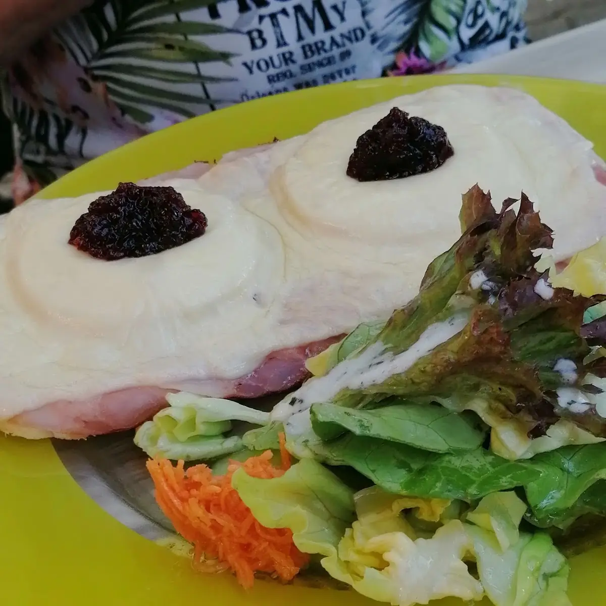 Hawaii Toast Mit Salatgarnitur