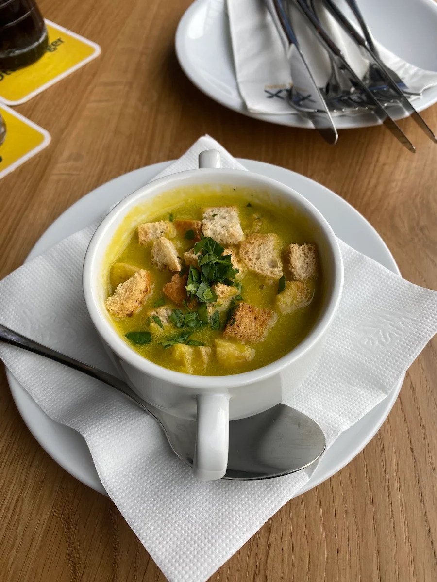 Herzhafte Rindsuppe