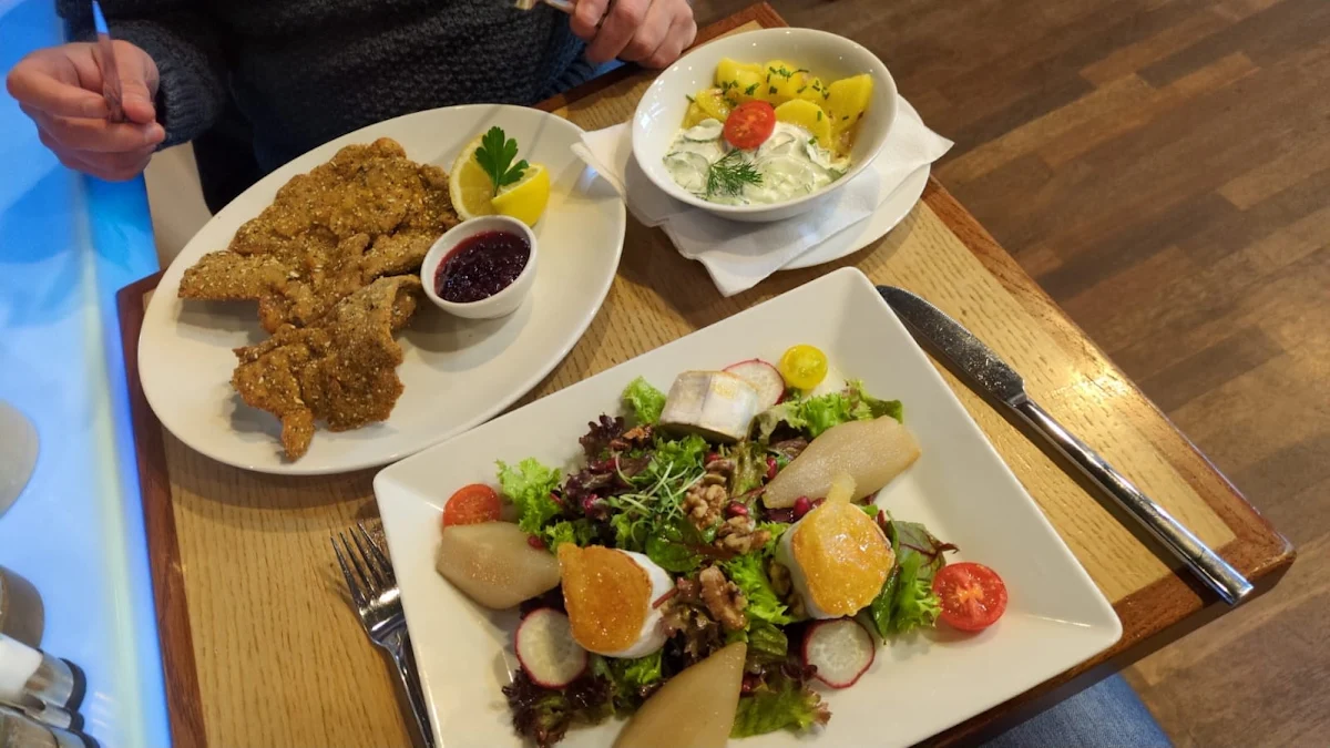 Steirischer Backhendlsalat