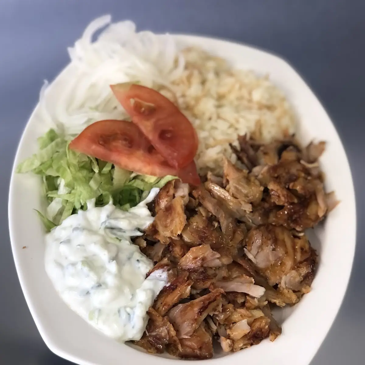 Hausgemachte Hühner Kebab Teller