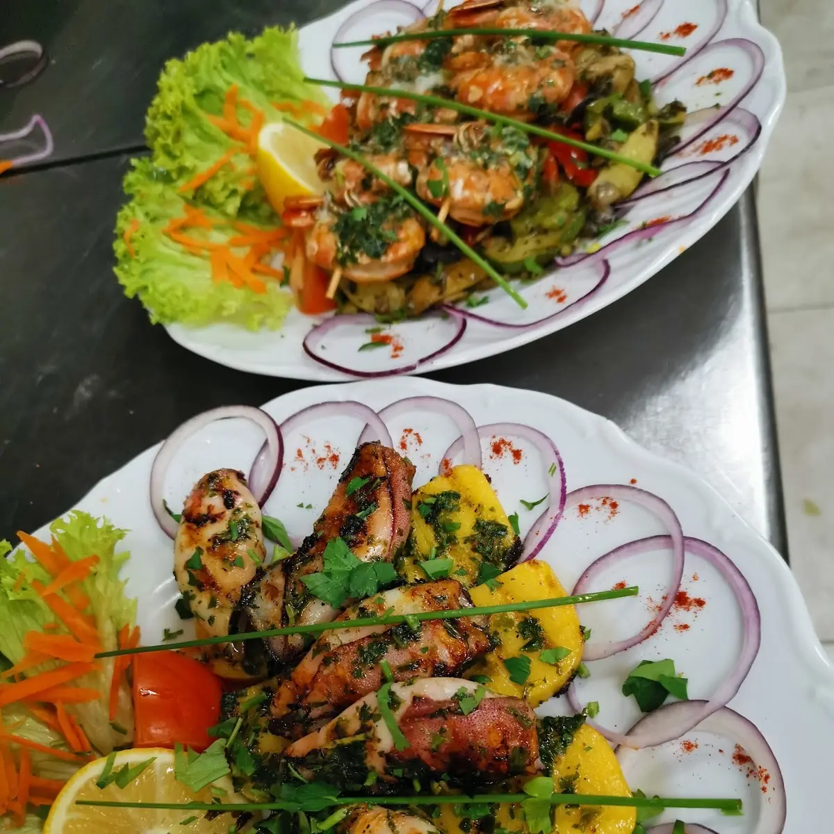 Calamari Gegrillt Mit Polenta