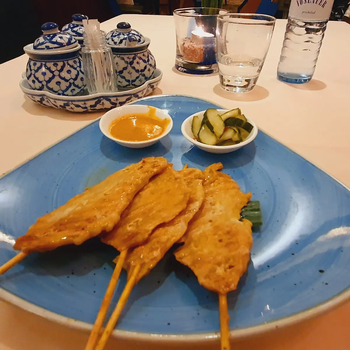 Sate Hausgemachte Hühnerfleischspießchen Mit Erdnusssauce