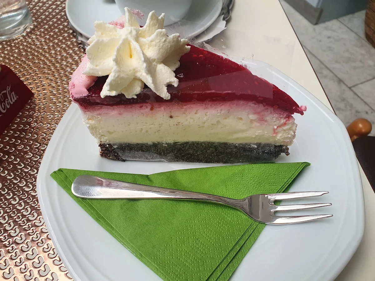 Himbeer-topfen-mohntorte