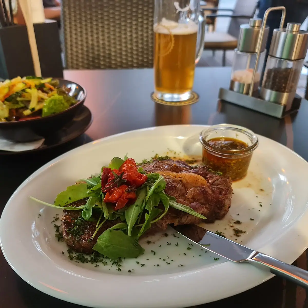 RIB Eye Steak Mit Salat