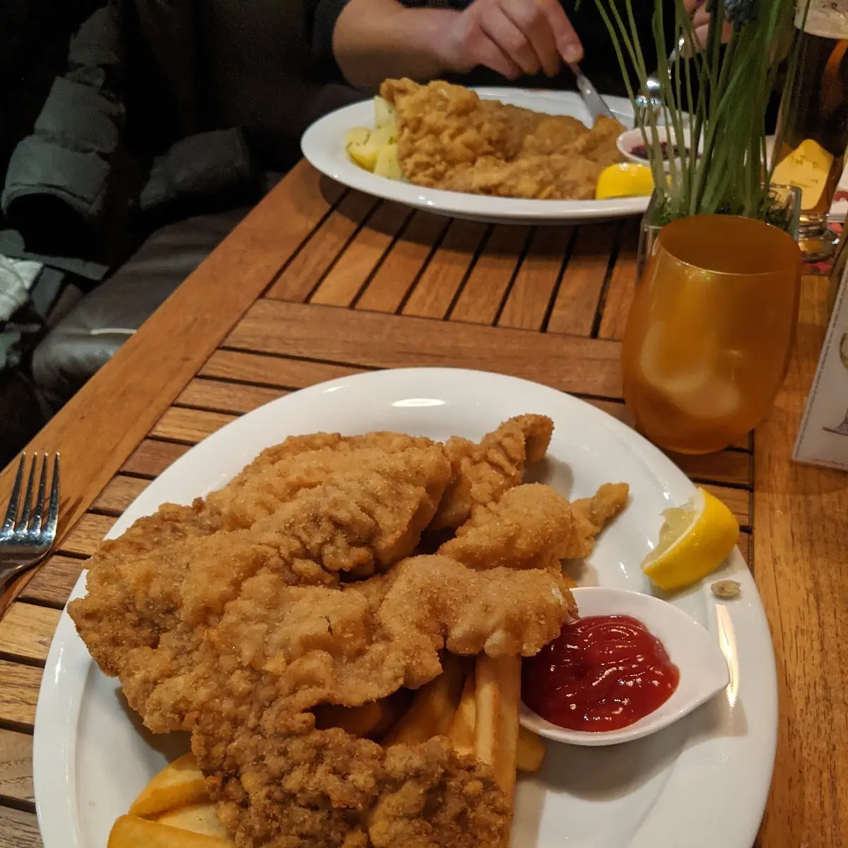 Schnitzel Wiener Art Mit Pommes Frites