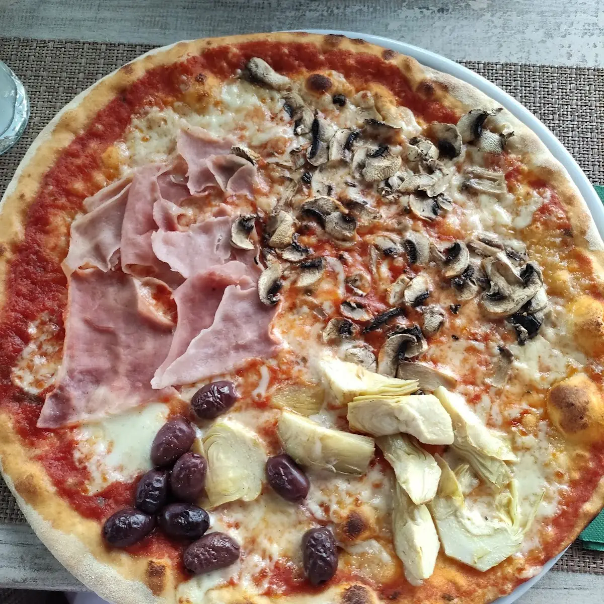 Pizza Capricciosa
