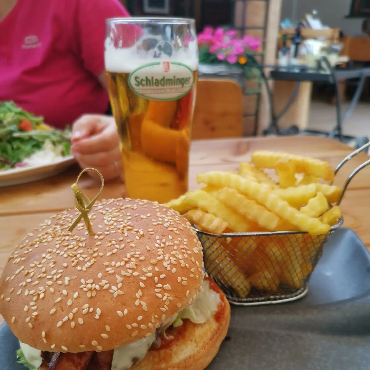 Burger Mit Pommes Frites