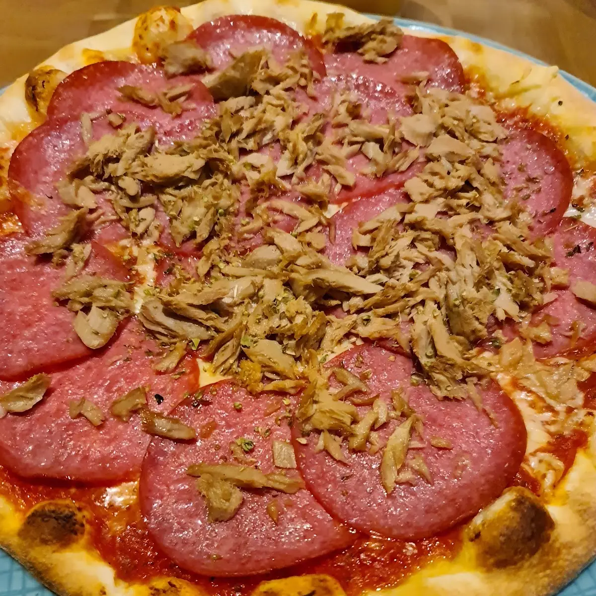 Pizza Salami Thunfisch