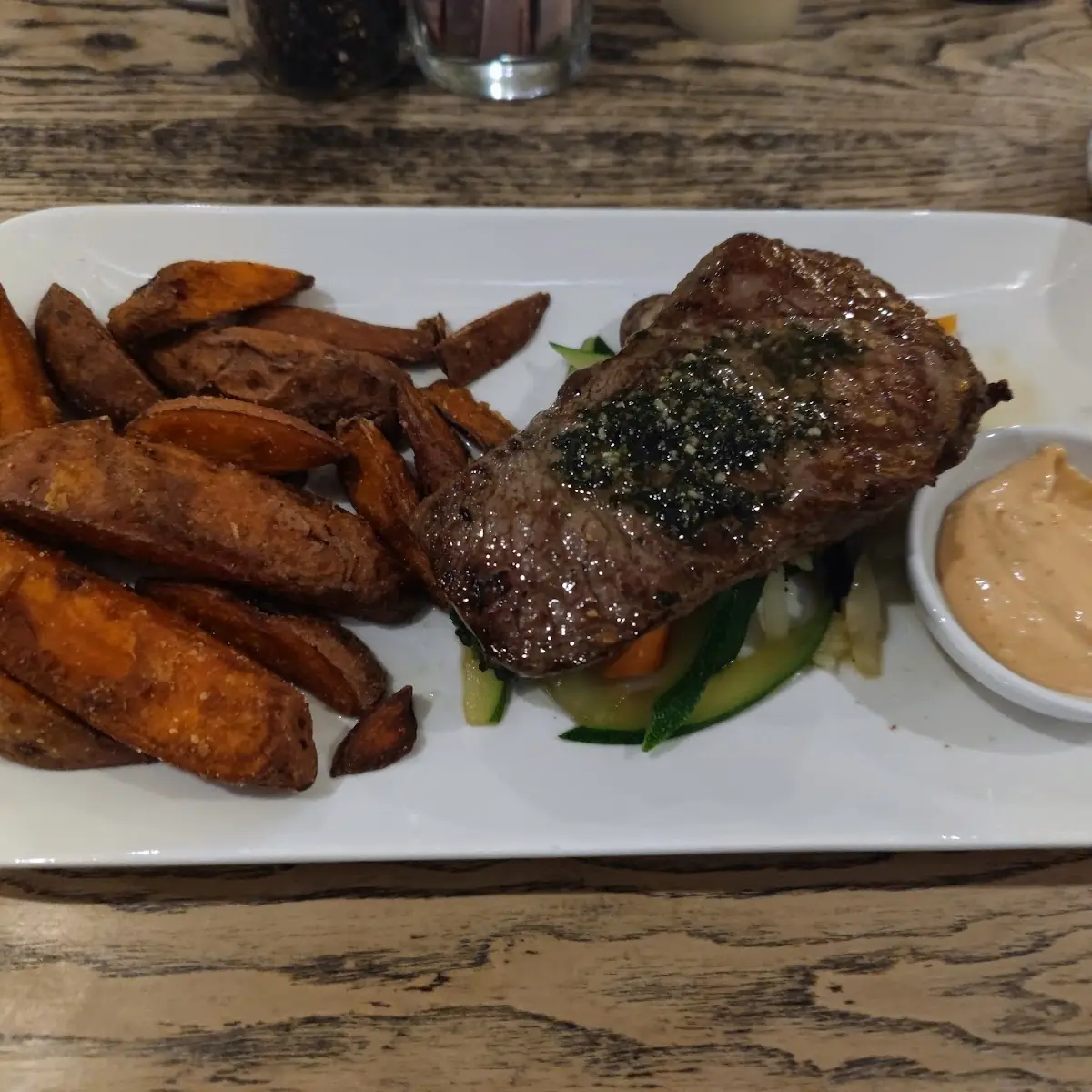 Beiried Mit Süßkartoffelstreifen